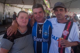 
<a style='margin-left: 5px;' class='btn btn-xs btn-social btn-facebook' href='https://www.facebook.com/sharer/sharer.php?u=https://www.galeramix.com.br/imagem/a77/800-800-90/conteudo/site_galerias/77/aniversario-de-tijucas-galera-mix-casarao-gallotti-97.jpg' rel='popup' data-width='500' data-height='400'><i class='fa fa-facebook'></i>Compartilhar <span class='hidden-xs'>no Facebook</span>
</a> 
<a class='btn btn-default btn-xs' target='_blank' href='imagem/a77/800-800-90/conteudo/site_galerias/77/aniversario-de-tijucas-galera-mix-casarao-gallotti-97.jpg'>
<span class='glyphicon glyphicon-cloud-download'></span> Salvar
</a>
