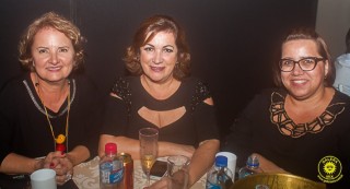 
                <a style='margin-left: 5px;' class='btn btn-xs btn-social btn-facebook' href='https://www.facebook.com/sharer/sharer.php?u=https://www.galeramix.com.br/imagem/a80/800-800-90/conteudo/site_galerias/80/live-tijucas-galera-mix-espresso-rural-diogo-portugal-102.jpg' rel='popup' data-width='500' data-height='400'><i class='fa fa-facebook'></i>Compartilhar <span class='hidden-xs'>no Facebook</span>
            </a> 
            <a class='btn btn-default btn-xs' target='_blank' href='imagem/a80/800-800-90/conteudo/site_galerias/80/live-tijucas-galera-mix-espresso-rural-diogo-portugal-102.jpg'>
                <span class='glyphicon glyphicon-cloud-download'></span> Salvar
            </a>
            