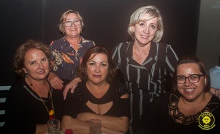 
            <a style='margin-left: 5px;' class='btn btn-xs btn-social btn-facebook' href='https://www.facebook.com/sharer/sharer.php?u=https://www.galeramix.com.br/imagem/a80/800-800-90/conteudo/site_galerias/80/live-tijucas-galera-mix-espresso-rural-diogo-portugal-103.jpg' rel='popup' data-width='500' data-height='400'><i class='fa fa-facebook'></i>Compartilhar <span class='hidden-xs'>no Facebook</span>
        </a> 
        <a class='btn btn-default btn-xs' target='_blank' href='imagem/a80/800-800-90/conteudo/site_galerias/80/live-tijucas-galera-mix-espresso-rural-diogo-portugal-103.jpg'>
            <span class='glyphicon glyphicon-cloud-download'></span> Salvar
        </a>
        