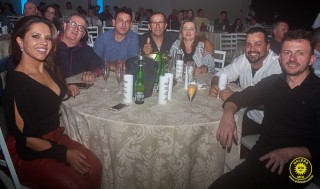 
<a style='margin-left: 5px;' class='btn btn-xs btn-social btn-facebook' href='https://www.facebook.com/sharer/sharer.php?u=https://www.galeramix.com.br/imagem/a80/800-800-90/conteudo/site_galerias/80/live-tijucas-galera-mix-espresso-rural-diogo-portugal-113.jpg' rel='popup' data-width='500' data-height='400'><i class='fa fa-facebook'></i>Compartilhar <span class='hidden-xs'>no Facebook</span>
</a> 
<a class='btn btn-default btn-xs' target='_blank' href='imagem/a80/800-800-90/conteudo/site_galerias/80/live-tijucas-galera-mix-espresso-rural-diogo-portugal-113.jpg'>
<span class='glyphicon glyphicon-cloud-download'></span> Salvar
</a>
