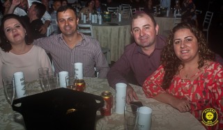 
<a style='margin-left: 5px;' class='btn btn-xs btn-social btn-facebook' href='https://www.facebook.com/sharer/sharer.php?u=https://www.galeramix.com.br/imagem/a80/800-800-90/conteudo/site_galerias/80/live-tijucas-galera-mix-espresso-rural-diogo-portugal-116.jpg' rel='popup' data-width='500' data-height='400'><i class='fa fa-facebook'></i>Compartilhar <span class='hidden-xs'>no Facebook</span>
</a> 
<a class='btn btn-default btn-xs' target='_blank' href='imagem/a80/800-800-90/conteudo/site_galerias/80/live-tijucas-galera-mix-espresso-rural-diogo-portugal-116.jpg'>
<span class='glyphicon glyphicon-cloud-download'></span> Salvar
</a>
