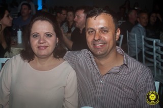 
<a style='margin-left: 5px;' class='btn btn-xs btn-social btn-facebook' href='https://www.facebook.com/sharer/sharer.php?u=https://www.galeramix.com.br/imagem/a80/800-800-90/conteudo/site_galerias/80/live-tijucas-galera-mix-espresso-rural-diogo-portugal-117.jpg' rel='popup' data-width='500' data-height='400'><i class='fa fa-facebook'></i>Compartilhar <span class='hidden-xs'>no Facebook</span>
</a> 
<a class='btn btn-default btn-xs' target='_blank' href='imagem/a80/800-800-90/conteudo/site_galerias/80/live-tijucas-galera-mix-espresso-rural-diogo-portugal-117.jpg'>
<span class='glyphicon glyphicon-cloud-download'></span> Salvar
</a>
