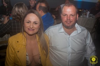 
<a style='margin-left: 5px;' class='btn btn-xs btn-social btn-facebook' href='https://www.facebook.com/sharer/sharer.php?u=https://www.galeramix.com.br/imagem/a80/800-800-90/conteudo/site_galerias/80/live-tijucas-galera-mix-espresso-rural-diogo-portugal-12.jpg' rel='popup' data-width='500' data-height='400'><i class='fa fa-facebook'></i>Compartilhar <span class='hidden-xs'>no Facebook</span>
</a> 
<a class='btn btn-default btn-xs' target='_blank' href='imagem/a80/800-800-90/conteudo/site_galerias/80/live-tijucas-galera-mix-espresso-rural-diogo-portugal-12.jpg'>
<span class='glyphicon glyphicon-cloud-download'></span> Salvar
</a>
