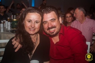 
<a style='margin-left: 5px;' class='btn btn-xs btn-social btn-facebook' href='https://www.facebook.com/sharer/sharer.php?u=https://www.galeramix.com.br/imagem/a80/800-800-90/conteudo/site_galerias/80/live-tijucas-galera-mix-espresso-rural-diogo-portugal-122.jpg' rel='popup' data-width='500' data-height='400'><i class='fa fa-facebook'></i>Compartilhar <span class='hidden-xs'>no Facebook</span>
</a> 
<a class='btn btn-default btn-xs' target='_blank' href='imagem/a80/800-800-90/conteudo/site_galerias/80/live-tijucas-galera-mix-espresso-rural-diogo-portugal-122.jpg'>
<span class='glyphicon glyphicon-cloud-download'></span> Salvar
</a>
