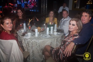 
<a style='margin-left: 5px;' class='btn btn-xs btn-social btn-facebook' href='https://www.facebook.com/sharer/sharer.php?u=https://www.galeramix.com.br/imagem/a80/800-800-90/conteudo/site_galerias/80/live-tijucas-galera-mix-espresso-rural-diogo-portugal-13.jpg' rel='popup' data-width='500' data-height='400'><i class='fa fa-facebook'></i>Compartilhar <span class='hidden-xs'>no Facebook</span>
</a> 
<a class='btn btn-default btn-xs' target='_blank' href='imagem/a80/800-800-90/conteudo/site_galerias/80/live-tijucas-galera-mix-espresso-rural-diogo-portugal-13.jpg'>
<span class='glyphicon glyphicon-cloud-download'></span> Salvar
</a>
