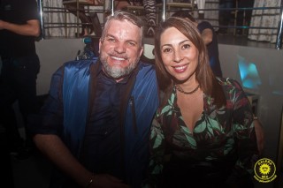 
<a style='margin-left: 5px;' class='btn btn-xs btn-social btn-facebook' href='https://www.facebook.com/sharer/sharer.php?u=https://www.galeramix.com.br/imagem/a80/800-800-90/conteudo/site_galerias/80/live-tijucas-galera-mix-espresso-rural-diogo-portugal-131.jpg' rel='popup' data-width='500' data-height='400'><i class='fa fa-facebook'></i>Compartilhar <span class='hidden-xs'>no Facebook</span>
</a> 
<a class='btn btn-default btn-xs' target='_blank' href='imagem/a80/800-800-90/conteudo/site_galerias/80/live-tijucas-galera-mix-espresso-rural-diogo-portugal-131.jpg'>
<span class='glyphicon glyphicon-cloud-download'></span> Salvar
</a>
