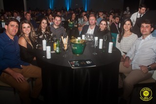 
<a style='margin-left: 5px;' class='btn btn-xs btn-social btn-facebook' href='https://www.facebook.com/sharer/sharer.php?u=https://www.galeramix.com.br/imagem/a80/800-800-90/conteudo/site_galerias/80/live-tijucas-galera-mix-espresso-rural-diogo-portugal-140.jpg' rel='popup' data-width='500' data-height='400'><i class='fa fa-facebook'></i>Compartilhar <span class='hidden-xs'>no Facebook</span>
</a> 
<a class='btn btn-default btn-xs' target='_blank' href='imagem/a80/800-800-90/conteudo/site_galerias/80/live-tijucas-galera-mix-espresso-rural-diogo-portugal-140.jpg'>
<span class='glyphicon glyphicon-cloud-download'></span> Salvar
</a>
