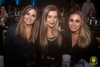 
<a style='margin-left: 5px;' class='btn btn-xs btn-social btn-facebook' href='https://www.facebook.com/sharer/sharer.php?u=https://www.galeramix.com.br/imagem/a80/800-800-90/conteudo/site_galerias/80/live-tijucas-galera-mix-espresso-rural-diogo-portugal-142.jpg' rel='popup' data-width='500' data-height='400'><i class='fa fa-facebook'></i>Compartilhar <span class='hidden-xs'>no Facebook</span>
</a> 
<a class='btn btn-default btn-xs' target='_blank' href='imagem/a80/800-800-90/conteudo/site_galerias/80/live-tijucas-galera-mix-espresso-rural-diogo-portugal-142.jpg'>
<span class='glyphicon glyphicon-cloud-download'></span> Salvar
</a>
