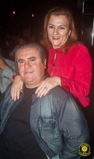 
<a style='margin-left: 5px;' class='btn btn-xs btn-social btn-facebook' href='https://www.facebook.com/sharer/sharer.php?u=https://www.galeramix.com.br/imagem/a80/800-800-90/conteudo/site_galerias/80/live-tijucas-galera-mix-espresso-rural-diogo-portugal-145.jpg' rel='popup' data-width='500' data-height='400'><i class='fa fa-facebook'></i>Compartilhar <span class='hidden-xs'>no Facebook</span>
</a> 
<a class='btn btn-default btn-xs' target='_blank' href='imagem/a80/800-800-90/conteudo/site_galerias/80/live-tijucas-galera-mix-espresso-rural-diogo-portugal-145.jpg'>
<span class='glyphicon glyphicon-cloud-download'></span> Salvar
</a>
