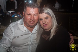 
<a style='margin-left: 5px;' class='btn btn-xs btn-social btn-facebook' href='https://www.facebook.com/sharer/sharer.php?u=https://www.galeramix.com.br/imagem/a80/800-800-90/conteudo/site_galerias/80/live-tijucas-galera-mix-espresso-rural-diogo-portugal-148.jpg' rel='popup' data-width='500' data-height='400'><i class='fa fa-facebook'></i>Compartilhar <span class='hidden-xs'>no Facebook</span>
</a> 
<a class='btn btn-default btn-xs' target='_blank' href='imagem/a80/800-800-90/conteudo/site_galerias/80/live-tijucas-galera-mix-espresso-rural-diogo-portugal-148.jpg'>
<span class='glyphicon glyphicon-cloud-download'></span> Salvar
</a>
