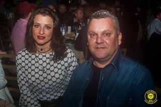 
<a style='margin-left: 5px;' class='btn btn-xs btn-social btn-facebook' href='https://www.facebook.com/sharer/sharer.php?u=https://www.galeramix.com.br/imagem/a80/800-800-90/conteudo/site_galerias/80/live-tijucas-galera-mix-espresso-rural-diogo-portugal-15.jpg' rel='popup' data-width='500' data-height='400'><i class='fa fa-facebook'></i>Compartilhar <span class='hidden-xs'>no Facebook</span>
</a> 
<a class='btn btn-default btn-xs' target='_blank' href='imagem/a80/800-800-90/conteudo/site_galerias/80/live-tijucas-galera-mix-espresso-rural-diogo-portugal-15.jpg'>
<span class='glyphicon glyphicon-cloud-download'></span> Salvar
</a>
