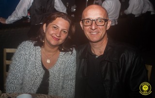 
<a style='margin-left: 5px;' class='btn btn-xs btn-social btn-facebook' href='https://www.facebook.com/sharer/sharer.php?u=https://www.galeramix.com.br/imagem/a80/800-800-90/conteudo/site_galerias/80/live-tijucas-galera-mix-espresso-rural-diogo-portugal-24.jpg' rel='popup' data-width='500' data-height='400'><i class='fa fa-facebook'></i>Compartilhar <span class='hidden-xs'>no Facebook</span>
</a> 
<a class='btn btn-default btn-xs' target='_blank' href='imagem/a80/800-800-90/conteudo/site_galerias/80/live-tijucas-galera-mix-espresso-rural-diogo-portugal-24.jpg'>
<span class='glyphicon glyphicon-cloud-download'></span> Salvar
</a>
