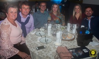 
<a style='margin-left: 5px;' class='btn btn-xs btn-social btn-facebook' href='https://www.facebook.com/sharer/sharer.php?u=https://www.galeramix.com.br/imagem/a80/800-800-90/conteudo/site_galerias/80/live-tijucas-galera-mix-espresso-rural-diogo-portugal-26.jpg' rel='popup' data-width='500' data-height='400'><i class='fa fa-facebook'></i>Compartilhar <span class='hidden-xs'>no Facebook</span>
</a> 
<a class='btn btn-default btn-xs' target='_blank' href='imagem/a80/800-800-90/conteudo/site_galerias/80/live-tijucas-galera-mix-espresso-rural-diogo-portugal-26.jpg'>
<span class='glyphicon glyphicon-cloud-download'></span> Salvar
</a>
