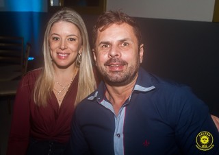 
<a style='margin-left: 5px;' class='btn btn-xs btn-social btn-facebook' href='https://www.facebook.com/sharer/sharer.php?u=https://www.galeramix.com.br/imagem/a80/800-800-90/conteudo/site_galerias/80/live-tijucas-galera-mix-espresso-rural-diogo-portugal-28.jpg' rel='popup' data-width='500' data-height='400'><i class='fa fa-facebook'></i>Compartilhar <span class='hidden-xs'>no Facebook</span>
</a> 
<a class='btn btn-default btn-xs' target='_blank' href='imagem/a80/800-800-90/conteudo/site_galerias/80/live-tijucas-galera-mix-espresso-rural-diogo-portugal-28.jpg'>
<span class='glyphicon glyphicon-cloud-download'></span> Salvar
</a>
