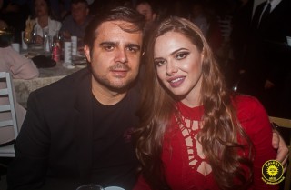 
<a style='margin-left: 5px;' class='btn btn-xs btn-social btn-facebook' href='https://www.facebook.com/sharer/sharer.php?u=https://www.galeramix.com.br/imagem/a80/800-800-90/conteudo/site_galerias/80/live-tijucas-galera-mix-espresso-rural-diogo-portugal-38.jpg' rel='popup' data-width='500' data-height='400'><i class='fa fa-facebook'></i>Compartilhar <span class='hidden-xs'>no Facebook</span>
</a> 
<a class='btn btn-default btn-xs' target='_blank' href='imagem/a80/800-800-90/conteudo/site_galerias/80/live-tijucas-galera-mix-espresso-rural-diogo-portugal-38.jpg'>
<span class='glyphicon glyphicon-cloud-download'></span> Salvar
</a>
