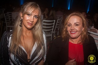 
<a style='margin-left: 5px;' class='btn btn-xs btn-social btn-facebook' href='https://www.facebook.com/sharer/sharer.php?u=https://www.galeramix.com.br/imagem/a80/800-800-90/conteudo/site_galerias/80/live-tijucas-galera-mix-espresso-rural-diogo-portugal-39.jpg' rel='popup' data-width='500' data-height='400'><i class='fa fa-facebook'></i>Compartilhar <span class='hidden-xs'>no Facebook</span>
</a> 
<a class='btn btn-default btn-xs' target='_blank' href='imagem/a80/800-800-90/conteudo/site_galerias/80/live-tijucas-galera-mix-espresso-rural-diogo-portugal-39.jpg'>
<span class='glyphicon glyphicon-cloud-download'></span> Salvar
</a>
