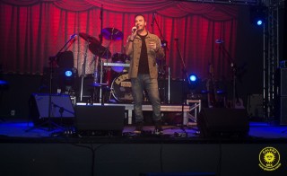 
<a style='margin-left: 5px;' class='btn btn-xs btn-social btn-facebook' href='https://www.facebook.com/sharer/sharer.php?u=https://www.galeramix.com.br/imagem/a80/800-800-90/conteudo/site_galerias/80/live-tijucas-galera-mix-espresso-rural-diogo-portugal-46.jpg' rel='popup' data-width='500' data-height='400'><i class='fa fa-facebook'></i>Compartilhar <span class='hidden-xs'>no Facebook</span>
</a> 
<a class='btn btn-default btn-xs' target='_blank' href='imagem/a80/800-800-90/conteudo/site_galerias/80/live-tijucas-galera-mix-espresso-rural-diogo-portugal-46.jpg'>
<span class='glyphicon glyphicon-cloud-download'></span> Salvar
</a>
