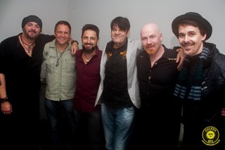 
<a style='margin-left: 5px;' class='btn btn-xs btn-social btn-facebook' href='https://www.facebook.com/sharer/sharer.php?u=https://www.galeramix.com.br/imagem/a80/800-800-90/conteudo/site_galerias/80/live-tijucas-galera-mix-espresso-rural-diogo-portugal-53.jpg' rel='popup' data-width='500' data-height='400'><i class='fa fa-facebook'></i>Compartilhar <span class='hidden-xs'>no Facebook</span>
</a> 
<a class='btn btn-default btn-xs' target='_blank' href='imagem/a80/800-800-90/conteudo/site_galerias/80/live-tijucas-galera-mix-espresso-rural-diogo-portugal-53.jpg'>
<span class='glyphicon glyphicon-cloud-download'></span> Salvar
</a>
