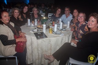 
<a style='margin-left: 5px;' class='btn btn-xs btn-social btn-facebook' href='https://www.facebook.com/sharer/sharer.php?u=https://www.galeramix.com.br/imagem/a80/800-800-90/conteudo/site_galerias/80/live-tijucas-galera-mix-espresso-rural-diogo-portugal-54.jpg' rel='popup' data-width='500' data-height='400'><i class='fa fa-facebook'></i>Compartilhar <span class='hidden-xs'>no Facebook</span>
</a> 
<a class='btn btn-default btn-xs' target='_blank' href='imagem/a80/800-800-90/conteudo/site_galerias/80/live-tijucas-galera-mix-espresso-rural-diogo-portugal-54.jpg'>
<span class='glyphicon glyphicon-cloud-download'></span> Salvar
</a>
