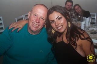 
<a style='margin-left: 5px;' class='btn btn-xs btn-social btn-facebook' href='https://www.facebook.com/sharer/sharer.php?u=https://www.galeramix.com.br/imagem/a80/800-800-90/conteudo/site_galerias/80/live-tijucas-galera-mix-espresso-rural-diogo-portugal-74.jpg' rel='popup' data-width='500' data-height='400'><i class='fa fa-facebook'></i>Compartilhar <span class='hidden-xs'>no Facebook</span>
</a> 
<a class='btn btn-default btn-xs' target='_blank' href='imagem/a80/800-800-90/conteudo/site_galerias/80/live-tijucas-galera-mix-espresso-rural-diogo-portugal-74.jpg'>
<span class='glyphicon glyphicon-cloud-download'></span> Salvar
</a>
