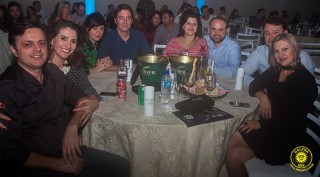 
<a style='margin-left: 5px;' class='btn btn-xs btn-social btn-facebook' href='https://www.facebook.com/sharer/sharer.php?u=https://www.galeramix.com.br/imagem/a80/800-800-90/conteudo/site_galerias/80/live-tijucas-galera-mix-espresso-rural-diogo-portugal-82.jpg' rel='popup' data-width='500' data-height='400'><i class='fa fa-facebook'></i>Compartilhar <span class='hidden-xs'>no Facebook</span>
</a> 
<a class='btn btn-default btn-xs' target='_blank' href='imagem/a80/800-800-90/conteudo/site_galerias/80/live-tijucas-galera-mix-espresso-rural-diogo-portugal-82.jpg'>
<span class='glyphicon glyphicon-cloud-download'></span> Salvar
</a>
