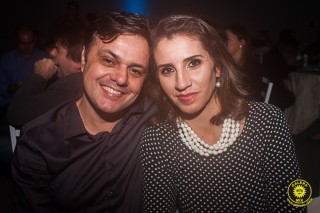 
<a style='margin-left: 5px;' class='btn btn-xs btn-social btn-facebook' href='https://www.facebook.com/sharer/sharer.php?u=https://www.galeramix.com.br/imagem/a80/800-800-90/conteudo/site_galerias/80/live-tijucas-galera-mix-espresso-rural-diogo-portugal-83.jpg' rel='popup' data-width='500' data-height='400'><i class='fa fa-facebook'></i>Compartilhar <span class='hidden-xs'>no Facebook</span>
</a> 
<a class='btn btn-default btn-xs' target='_blank' href='imagem/a80/800-800-90/conteudo/site_galerias/80/live-tijucas-galera-mix-espresso-rural-diogo-portugal-83.jpg'>
<span class='glyphicon glyphicon-cloud-download'></span> Salvar
</a>
