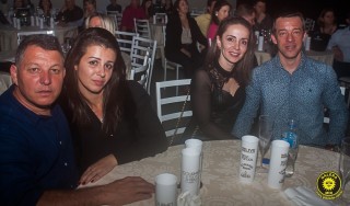 
<a style='margin-left: 5px;' class='btn btn-xs btn-social btn-facebook' href='https://www.facebook.com/sharer/sharer.php?u=https://www.galeramix.com.br/imagem/a80/800-800-90/conteudo/site_galerias/80/live-tijucas-galera-mix-espresso-rural-diogo-portugal-89.jpg' rel='popup' data-width='500' data-height='400'><i class='fa fa-facebook'></i>Compartilhar <span class='hidden-xs'>no Facebook</span>
</a> 
<a class='btn btn-default btn-xs' target='_blank' href='imagem/a80/800-800-90/conteudo/site_galerias/80/live-tijucas-galera-mix-espresso-rural-diogo-portugal-89.jpg'>
<span class='glyphicon glyphicon-cloud-download'></span> Salvar
</a>
