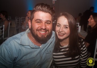 
<a style='margin-left: 5px;' class='btn btn-xs btn-social btn-facebook' href='https://www.facebook.com/sharer/sharer.php?u=https://www.galeramix.com.br/imagem/a80/800-800-90/conteudo/site_galerias/80/live-tijucas-galera-mix-espresso-rural-diogo-portugal-95.jpg' rel='popup' data-width='500' data-height='400'><i class='fa fa-facebook'></i>Compartilhar <span class='hidden-xs'>no Facebook</span>
</a> 
<a class='btn btn-default btn-xs' target='_blank' href='imagem/a80/800-800-90/conteudo/site_galerias/80/live-tijucas-galera-mix-espresso-rural-diogo-portugal-95.jpg'>
<span class='glyphicon glyphicon-cloud-download'></span> Salvar
</a>
