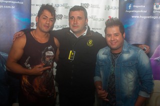 
                                    <a style='margin-left: 5px;' class='btn btn-xs btn-social btn-facebook' href='https://www.facebook.com/sharer/sharer.php?u=https://www.galeramix.com.br/imagem/a82/800-800-90/conteudo/site_galerias/82/festa-do-caminhoneiro-tijucas-hugo-e-thiago-tijucas-1.jpg' rel='popup' data-width='500' data-height='400'><i class='fa fa-facebook'></i>Compartilhar <span class='hidden-xs'>no Facebook</span>
                                </a> 
                                <a class='btn btn-default btn-xs' target='_blank' href='imagem/a82/800-800-90/conteudo/site_galerias/82/festa-do-caminhoneiro-tijucas-hugo-e-thiago-tijucas-1.jpg'>
                                    <span class='glyphicon glyphicon-cloud-download'></span> Salvar
                                </a>
                                