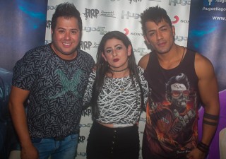 
                <a style='margin-left: 5px;' class='btn btn-xs btn-social btn-facebook' href='https://www.facebook.com/sharer/sharer.php?u=https://www.galeramix.com.br/imagem/a82/800-800-90/conteudo/site_galerias/82/festa-do-caminhoneiro-tijucas-hugo-e-thiago-tijucas-103.jpg' rel='popup' data-width='500' data-height='400'><i class='fa fa-facebook'></i>Compartilhar <span class='hidden-xs'>no Facebook</span>
            </a> 
            <a class='btn btn-default btn-xs' target='_blank' href='imagem/a82/800-800-90/conteudo/site_galerias/82/festa-do-caminhoneiro-tijucas-hugo-e-thiago-tijucas-103.jpg'>
                <span class='glyphicon glyphicon-cloud-download'></span> Salvar
            </a>
            