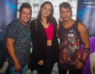 
<a style='margin-left: 5px;' class='btn btn-xs btn-social btn-facebook' href='https://www.facebook.com/sharer/sharer.php?u=https://www.galeramix.com.br/imagem/a82/800-800-90/conteudo/site_galerias/82/festa-do-caminhoneiro-tijucas-hugo-e-thiago-tijucas-110.jpg' rel='popup' data-width='500' data-height='400'><i class='fa fa-facebook'></i>Compartilhar <span class='hidden-xs'>no Facebook</span>
</a> 
<a class='btn btn-default btn-xs' target='_blank' href='imagem/a82/800-800-90/conteudo/site_galerias/82/festa-do-caminhoneiro-tijucas-hugo-e-thiago-tijucas-110.jpg'>
<span class='glyphicon glyphicon-cloud-download'></span> Salvar
</a>
