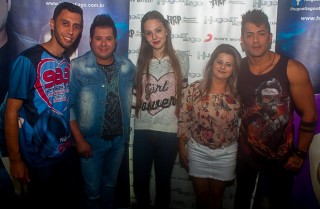 
<a style='margin-left: 5px;' class='btn btn-xs btn-social btn-facebook' href='https://www.facebook.com/sharer/sharer.php?u=https://www.galeramix.com.br/imagem/a82/800-800-90/conteudo/site_galerias/82/festa-do-caminhoneiro-tijucas-hugo-e-thiago-tijucas-118.jpg' rel='popup' data-width='500' data-height='400'><i class='fa fa-facebook'></i>Compartilhar <span class='hidden-xs'>no Facebook</span>
</a> 
<a class='btn btn-default btn-xs' target='_blank' href='imagem/a82/800-800-90/conteudo/site_galerias/82/festa-do-caminhoneiro-tijucas-hugo-e-thiago-tijucas-118.jpg'>
<span class='glyphicon glyphicon-cloud-download'></span> Salvar
</a>
