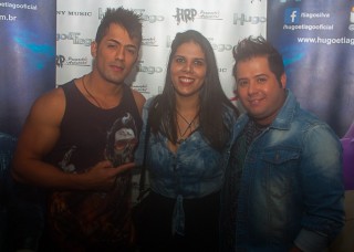 
<a style='margin-left: 5px;' class='btn btn-xs btn-social btn-facebook' href='https://www.facebook.com/sharer/sharer.php?u=https://www.galeramix.com.br/imagem/a82/800-800-90/conteudo/site_galerias/82/festa-do-caminhoneiro-tijucas-hugo-e-thiago-tijucas-128.jpg' rel='popup' data-width='500' data-height='400'><i class='fa fa-facebook'></i>Compartilhar <span class='hidden-xs'>no Facebook</span>
</a> 
<a class='btn btn-default btn-xs' target='_blank' href='imagem/a82/800-800-90/conteudo/site_galerias/82/festa-do-caminhoneiro-tijucas-hugo-e-thiago-tijucas-128.jpg'>
<span class='glyphicon glyphicon-cloud-download'></span> Salvar
</a>
