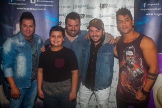 
<a style='margin-left: 5px;' class='btn btn-xs btn-social btn-facebook' href='https://www.facebook.com/sharer/sharer.php?u=https://www.galeramix.com.br/imagem/a82/800-800-90/conteudo/site_galerias/82/festa-do-caminhoneiro-tijucas-hugo-e-thiago-tijucas-13.jpg' rel='popup' data-width='500' data-height='400'><i class='fa fa-facebook'></i>Compartilhar <span class='hidden-xs'>no Facebook</span>
</a> 
<a class='btn btn-default btn-xs' target='_blank' href='imagem/a82/800-800-90/conteudo/site_galerias/82/festa-do-caminhoneiro-tijucas-hugo-e-thiago-tijucas-13.jpg'>
<span class='glyphicon glyphicon-cloud-download'></span> Salvar
</a>
