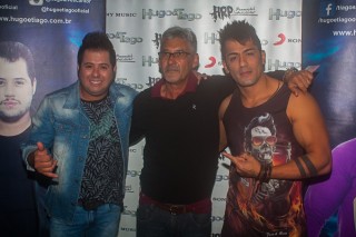 
<a style='margin-left: 5px;' class='btn btn-xs btn-social btn-facebook' href='https://www.facebook.com/sharer/sharer.php?u=https://www.galeramix.com.br/imagem/a82/800-800-90/conteudo/site_galerias/82/festa-do-caminhoneiro-tijucas-hugo-e-thiago-tijucas-14.jpg' rel='popup' data-width='500' data-height='400'><i class='fa fa-facebook'></i>Compartilhar <span class='hidden-xs'>no Facebook</span>
</a> 
<a class='btn btn-default btn-xs' target='_blank' href='imagem/a82/800-800-90/conteudo/site_galerias/82/festa-do-caminhoneiro-tijucas-hugo-e-thiago-tijucas-14.jpg'>
<span class='glyphicon glyphicon-cloud-download'></span> Salvar
</a>
