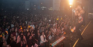 
<a style='margin-left: 5px;' class='btn btn-xs btn-social btn-facebook' href='https://www.facebook.com/sharer/sharer.php?u=https://www.galeramix.com.br/imagem/a82/800-800-90/conteudo/site_galerias/82/festa-do-caminhoneiro-tijucas-hugo-e-thiago-tijucas-20.jpg' rel='popup' data-width='500' data-height='400'><i class='fa fa-facebook'></i>Compartilhar <span class='hidden-xs'>no Facebook</span>
</a> 
<a class='btn btn-default btn-xs' target='_blank' href='imagem/a82/800-800-90/conteudo/site_galerias/82/festa-do-caminhoneiro-tijucas-hugo-e-thiago-tijucas-20.jpg'>
<span class='glyphicon glyphicon-cloud-download'></span> Salvar
</a>
