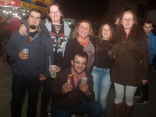 
<a style='margin-left: 5px;' class='btn btn-xs btn-social btn-facebook' href='https://www.facebook.com/sharer/sharer.php?u=https://www.galeramix.com.br/imagem/a82/800-800-90/conteudo/site_galerias/82/festa-do-caminhoneiro-tijucas-hugo-e-thiago-tijucas-34.jpg' rel='popup' data-width='500' data-height='400'><i class='fa fa-facebook'></i>Compartilhar <span class='hidden-xs'>no Facebook</span>
</a> 
<a class='btn btn-default btn-xs' target='_blank' href='imagem/a82/800-800-90/conteudo/site_galerias/82/festa-do-caminhoneiro-tijucas-hugo-e-thiago-tijucas-34.jpg'>
<span class='glyphicon glyphicon-cloud-download'></span> Salvar
</a>
