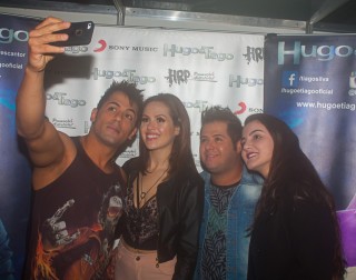 
<a style='margin-left: 5px;' class='btn btn-xs btn-social btn-facebook' href='https://www.facebook.com/sharer/sharer.php?u=https://www.galeramix.com.br/imagem/a82/800-800-90/conteudo/site_galerias/82/festa-do-caminhoneiro-tijucas-hugo-e-thiago-tijucas-4.jpg' rel='popup' data-width='500' data-height='400'><i class='fa fa-facebook'></i>Compartilhar <span class='hidden-xs'>no Facebook</span>
</a> 
<a class='btn btn-default btn-xs' target='_blank' href='imagem/a82/800-800-90/conteudo/site_galerias/82/festa-do-caminhoneiro-tijucas-hugo-e-thiago-tijucas-4.jpg'>
<span class='glyphicon glyphicon-cloud-download'></span> Salvar
</a>
