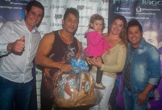 
<a style='margin-left: 5px;' class='btn btn-xs btn-social btn-facebook' href='https://www.facebook.com/sharer/sharer.php?u=https://www.galeramix.com.br/imagem/a82/800-800-90/conteudo/site_galerias/82/festa-do-caminhoneiro-tijucas-hugo-e-thiago-tijucas-6.jpg' rel='popup' data-width='500' data-height='400'><i class='fa fa-facebook'></i>Compartilhar <span class='hidden-xs'>no Facebook</span>
</a> 
<a class='btn btn-default btn-xs' target='_blank' href='imagem/a82/800-800-90/conteudo/site_galerias/82/festa-do-caminhoneiro-tijucas-hugo-e-thiago-tijucas-6.jpg'>
<span class='glyphicon glyphicon-cloud-download'></span> Salvar
</a>
