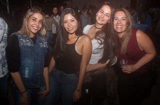 
<a style='margin-left: 5px;' class='btn btn-xs btn-social btn-facebook' href='https://www.facebook.com/sharer/sharer.php?u=https://www.galeramix.com.br/imagem/a82/800-800-90/conteudo/site_galerias/82/festa-do-caminhoneiro-tijucas-hugo-e-thiago-tijucas-62.jpg' rel='popup' data-width='500' data-height='400'><i class='fa fa-facebook'></i>Compartilhar <span class='hidden-xs'>no Facebook</span>
</a> 
<a class='btn btn-default btn-xs' target='_blank' href='imagem/a82/800-800-90/conteudo/site_galerias/82/festa-do-caminhoneiro-tijucas-hugo-e-thiago-tijucas-62.jpg'>
<span class='glyphicon glyphicon-cloud-download'></span> Salvar
</a>
