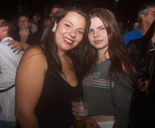 
<a style='margin-left: 5px;' class='btn btn-xs btn-social btn-facebook' href='https://www.facebook.com/sharer/sharer.php?u=https://www.galeramix.com.br/imagem/a82/800-800-90/conteudo/site_galerias/82/festa-do-caminhoneiro-tijucas-hugo-e-thiago-tijucas-76.jpg' rel='popup' data-width='500' data-height='400'><i class='fa fa-facebook'></i>Compartilhar <span class='hidden-xs'>no Facebook</span>
</a> 
<a class='btn btn-default btn-xs' target='_blank' href='imagem/a82/800-800-90/conteudo/site_galerias/82/festa-do-caminhoneiro-tijucas-hugo-e-thiago-tijucas-76.jpg'>
<span class='glyphicon glyphicon-cloud-download'></span> Salvar
</a>
