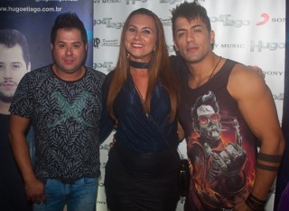 
<a style='margin-left: 5px;' class='btn btn-xs btn-social btn-facebook' href='https://www.facebook.com/sharer/sharer.php?u=https://www.galeramix.com.br/imagem/a82/800-800-90/conteudo/site_galerias/82/festa-do-caminhoneiro-tijucas-hugo-e-thiago-tijucas-89.jpg' rel='popup' data-width='500' data-height='400'><i class='fa fa-facebook'></i>Compartilhar <span class='hidden-xs'>no Facebook</span>
</a> 
<a class='btn btn-default btn-xs' target='_blank' href='imagem/a82/800-800-90/conteudo/site_galerias/82/festa-do-caminhoneiro-tijucas-hugo-e-thiago-tijucas-89.jpg'>
<span class='glyphicon glyphicon-cloud-download'></span> Salvar
</a>
