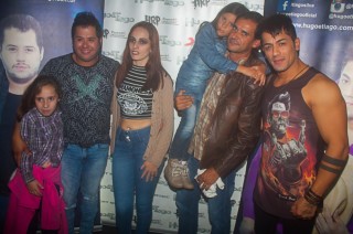 
<a style='margin-left: 5px;' class='btn btn-xs btn-social btn-facebook' href='https://www.facebook.com/sharer/sharer.php?u=https://www.galeramix.com.br/imagem/a82/800-800-90/conteudo/site_galerias/82/festa-do-caminhoneiro-tijucas-hugo-e-thiago-tijucas-95.jpg' rel='popup' data-width='500' data-height='400'><i class='fa fa-facebook'></i>Compartilhar <span class='hidden-xs'>no Facebook</span>
</a> 
<a class='btn btn-default btn-xs' target='_blank' href='imagem/a82/800-800-90/conteudo/site_galerias/82/festa-do-caminhoneiro-tijucas-hugo-e-thiago-tijucas-95.jpg'>
<span class='glyphicon glyphicon-cloud-download'></span> Salvar
</a>
