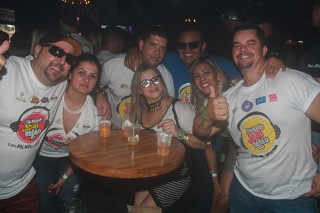 
<a style='margin-left: 5px;' class='btn btn-xs btn-social btn-facebook' href='https://www.facebook.com/sharer/sharer.php?u=https://www.galeramix.com.br/imagem/a84/800-800-90/conteudo/site_galerias/84/feijoada-do-jean-negao-galera-mix-23.jpg' rel='popup' data-width='500' data-height='400'><i class='fa fa-facebook'></i>Compartilhar <span class='hidden-xs'>no Facebook</span>
</a> 
<a class='btn btn-default btn-xs' target='_blank' href='imagem/a84/800-800-90/conteudo/site_galerias/84/feijoada-do-jean-negao-galera-mix-23.jpg'>
<span class='glyphicon glyphicon-cloud-download'></span> Salvar
</a>
