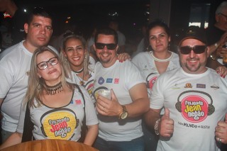 
<a style='margin-left: 5px;' class='btn btn-xs btn-social btn-facebook' href='https://www.facebook.com/sharer/sharer.php?u=https://www.galeramix.com.br/imagem/a84/800-800-90/conteudo/site_galerias/84/feijoada-do-jean-negao-galera-mix-25.jpg' rel='popup' data-width='500' data-height='400'><i class='fa fa-facebook'></i>Compartilhar <span class='hidden-xs'>no Facebook</span>
</a> 
<a class='btn btn-default btn-xs' target='_blank' href='imagem/a84/800-800-90/conteudo/site_galerias/84/feijoada-do-jean-negao-galera-mix-25.jpg'>
<span class='glyphicon glyphicon-cloud-download'></span> Salvar
</a>
