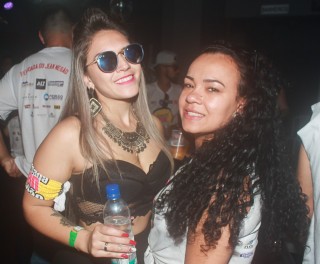 
<a style='margin-left: 5px;' class='btn btn-xs btn-social btn-facebook' href='https://www.facebook.com/sharer/sharer.php?u=https://www.galeramix.com.br/imagem/a84/800-800-90/conteudo/site_galerias/84/feijoada-do-jean-negao-galera-mix-38.jpg' rel='popup' data-width='500' data-height='400'><i class='fa fa-facebook'></i>Compartilhar <span class='hidden-xs'>no Facebook</span>
</a> 
<a class='btn btn-default btn-xs' target='_blank' href='imagem/a84/800-800-90/conteudo/site_galerias/84/feijoada-do-jean-negao-galera-mix-38.jpg'>
<span class='glyphicon glyphicon-cloud-download'></span> Salvar
</a>
