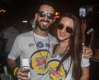 
<a style='margin-left: 5px;' class='btn btn-xs btn-social btn-facebook' href='https://www.facebook.com/sharer/sharer.php?u=https://www.galeramix.com.br/imagem/a84/800-800-90/conteudo/site_galerias/84/feijoada-do-jean-negao-galera-mix-43.jpg' rel='popup' data-width='500' data-height='400'><i class='fa fa-facebook'></i>Compartilhar <span class='hidden-xs'>no Facebook</span>
</a> 
<a class='btn btn-default btn-xs' target='_blank' href='imagem/a84/800-800-90/conteudo/site_galerias/84/feijoada-do-jean-negao-galera-mix-43.jpg'>
<span class='glyphicon glyphicon-cloud-download'></span> Salvar
</a>
