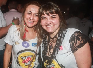 
<a style='margin-left: 5px;' class='btn btn-xs btn-social btn-facebook' href='https://www.facebook.com/sharer/sharer.php?u=https://www.galeramix.com.br/imagem/a84/800-800-90/conteudo/site_galerias/84/feijoada-do-jean-negao-galera-mix-46.jpg' rel='popup' data-width='500' data-height='400'><i class='fa fa-facebook'></i>Compartilhar <span class='hidden-xs'>no Facebook</span>
</a> 
<a class='btn btn-default btn-xs' target='_blank' href='imagem/a84/800-800-90/conteudo/site_galerias/84/feijoada-do-jean-negao-galera-mix-46.jpg'>
<span class='glyphicon glyphicon-cloud-download'></span> Salvar
</a>
