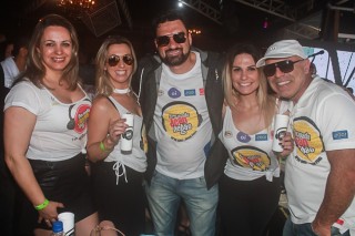 
<a style='margin-left: 5px;' class='btn btn-xs btn-social btn-facebook' href='https://www.facebook.com/sharer/sharer.php?u=https://www.galeramix.com.br/imagem/a84/800-800-90/conteudo/site_galerias/84/feijoada-do-jean-negao-galera-mix-47.jpg' rel='popup' data-width='500' data-height='400'><i class='fa fa-facebook'></i>Compartilhar <span class='hidden-xs'>no Facebook</span>
</a> 
<a class='btn btn-default btn-xs' target='_blank' href='imagem/a84/800-800-90/conteudo/site_galerias/84/feijoada-do-jean-negao-galera-mix-47.jpg'>
<span class='glyphicon glyphicon-cloud-download'></span> Salvar
</a>
