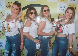 
<a style='margin-left: 5px;' class='btn btn-xs btn-social btn-facebook' href='https://www.facebook.com/sharer/sharer.php?u=https://www.galeramix.com.br/imagem/a84/800-800-90/conteudo/site_galerias/84/feijoada-do-jean-negao-galera-mix-48.jpg' rel='popup' data-width='500' data-height='400'><i class='fa fa-facebook'></i>Compartilhar <span class='hidden-xs'>no Facebook</span>
</a> 
<a class='btn btn-default btn-xs' target='_blank' href='imagem/a84/800-800-90/conteudo/site_galerias/84/feijoada-do-jean-negao-galera-mix-48.jpg'>
<span class='glyphicon glyphicon-cloud-download'></span> Salvar
</a>
